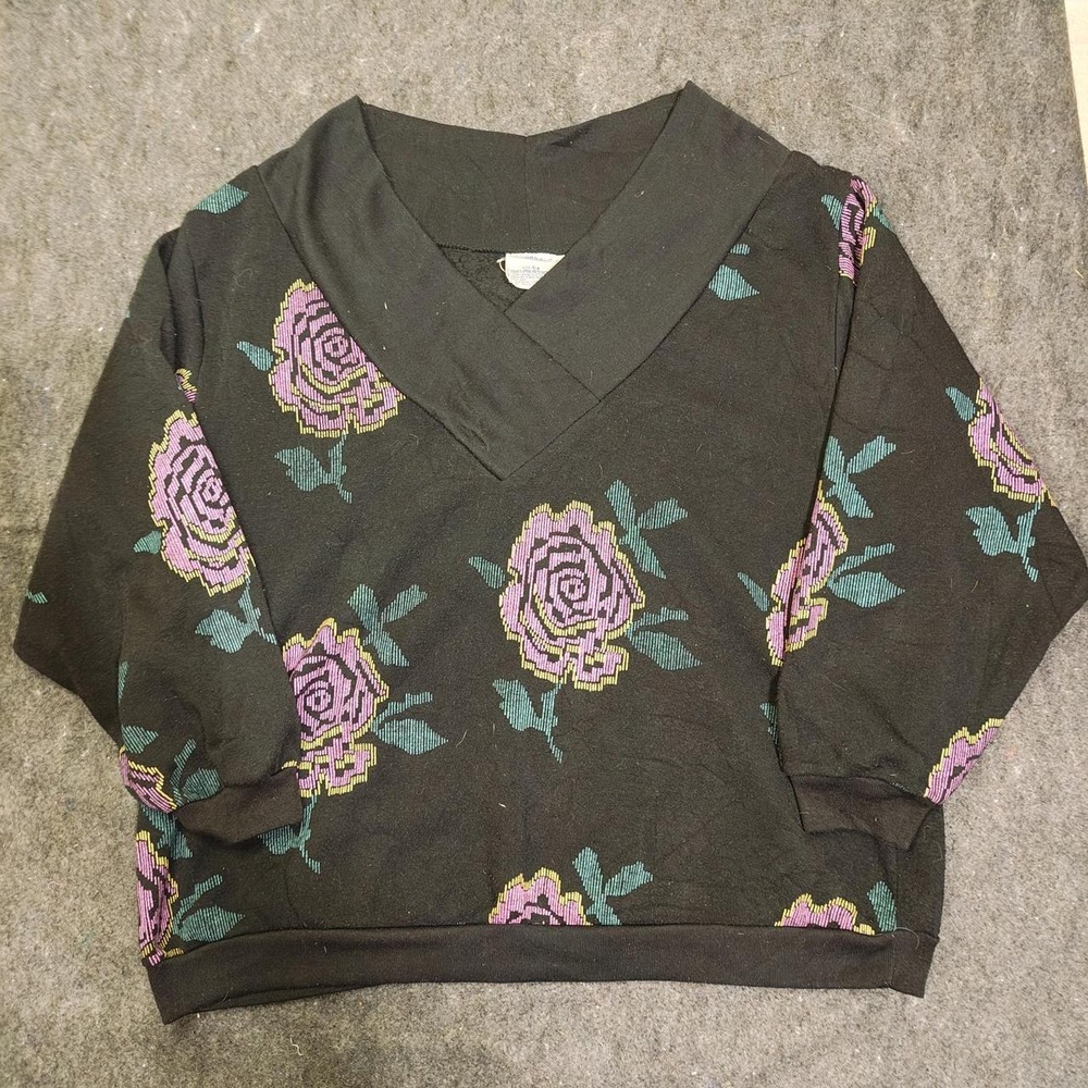 Vintage 80s 90s Allover Rose Print V-Neck Sweatshirt Black Floral Whimsigoth L